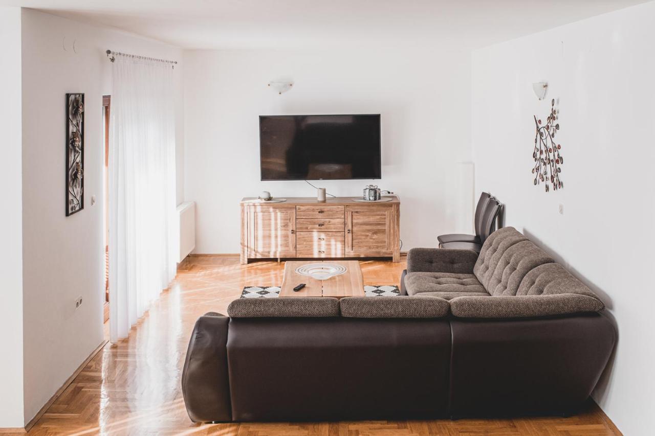 Helles 3 Schlafzimmer Apartment zwischen Zagreb Zentrum&Natur Exterior foto