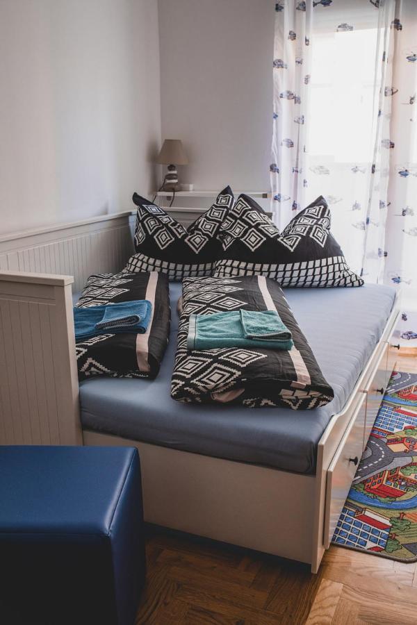 Helles 3 Schlafzimmer Apartment zwischen Zagreb Zentrum&Natur Exterior foto