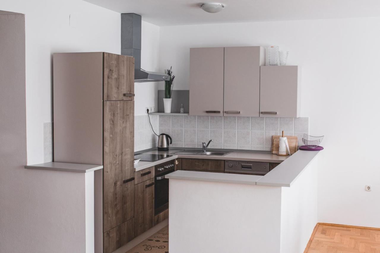 Helles 3 Schlafzimmer Apartment zwischen Zagreb Zentrum&Natur Exterior foto